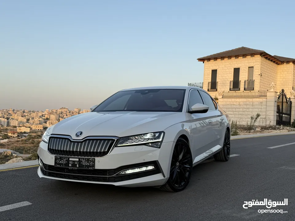 سكودا سوبير ب بلج ان هايبرد