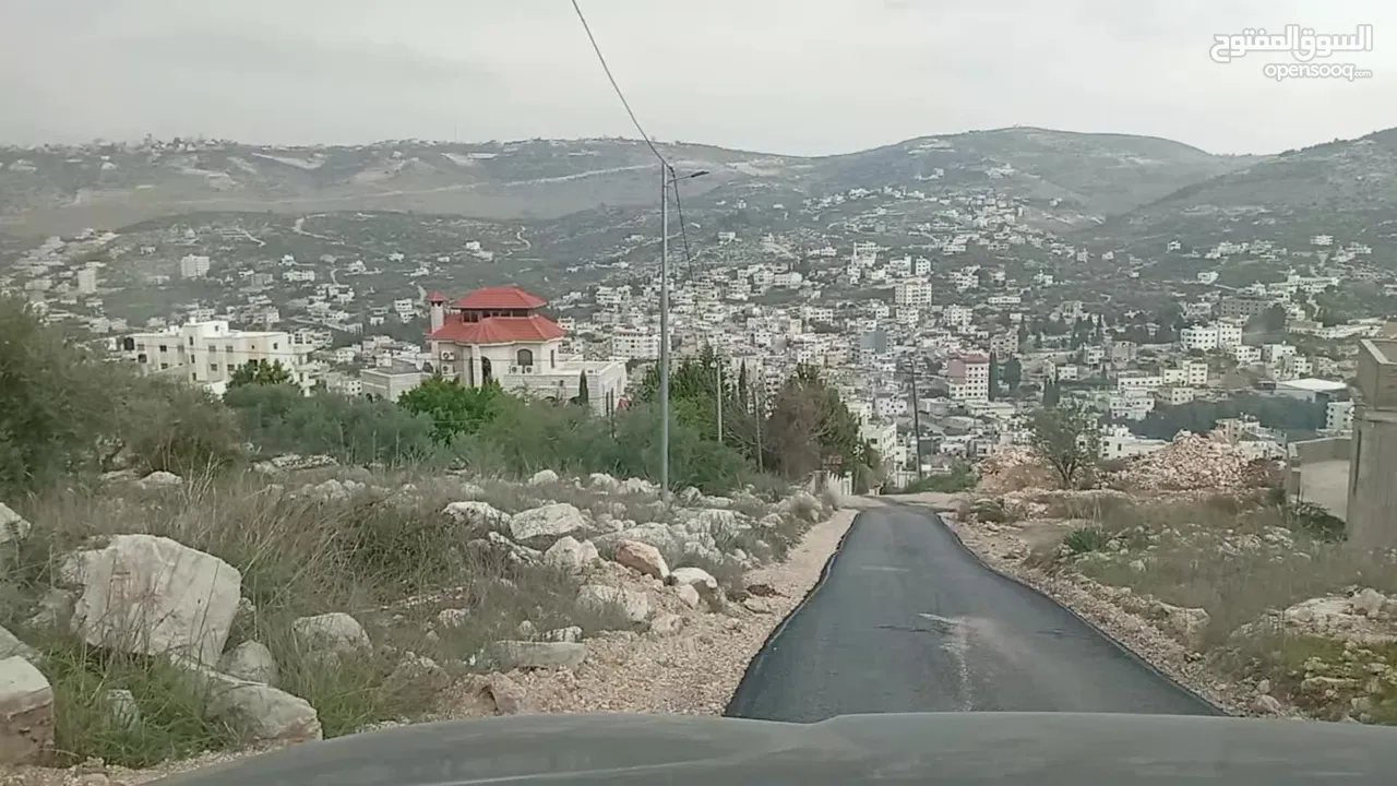 ارض للبيع في عنبتا منطقه الجبل الجنوبي تصنيف أ واصلها جميع الخدمات على شارع مزفت