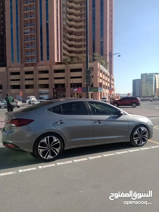 هيونداي النترا 2019 وارد امريكي بحاله نظيفه مكينه 2.0 cc مرخصه بالدوله من 3 سنوات  Hyundai Elantra 2