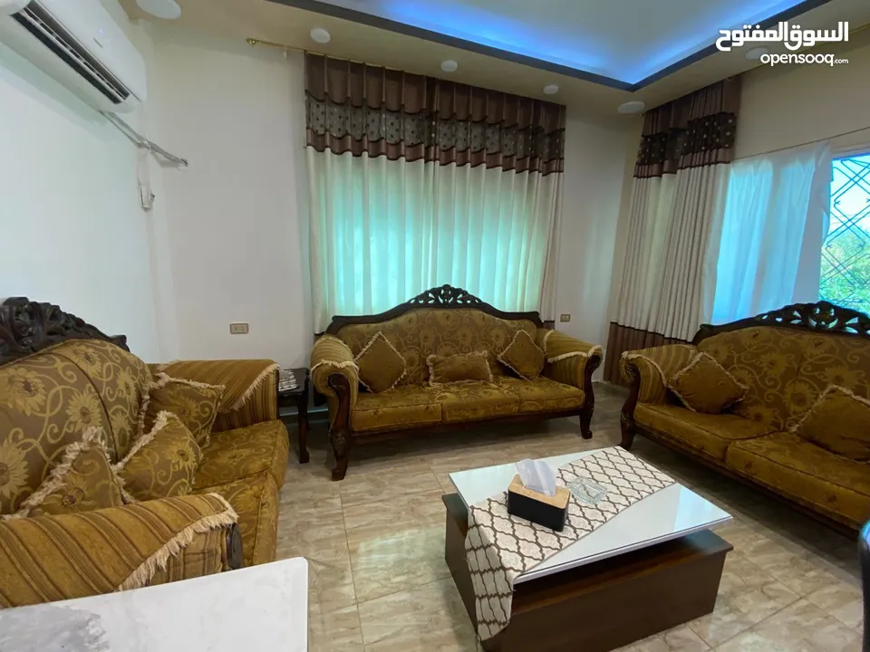 طقم كنب / اربد - منطقة البارحة
