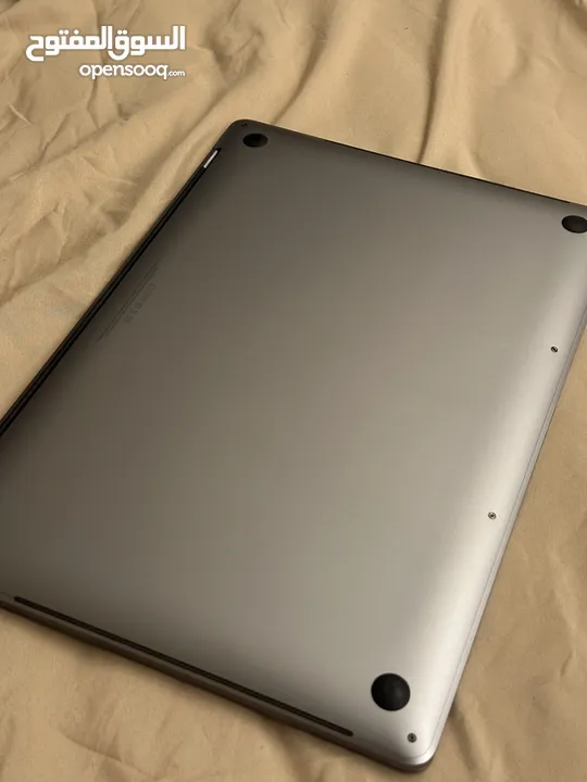 MacBook Pro 15’ i7 250gb 16gb ram with Touch Bar