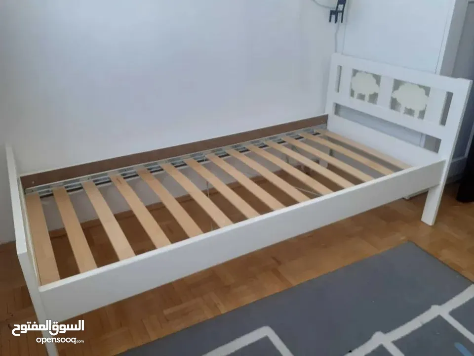 سرير اطفال من ايكيا عدد 2