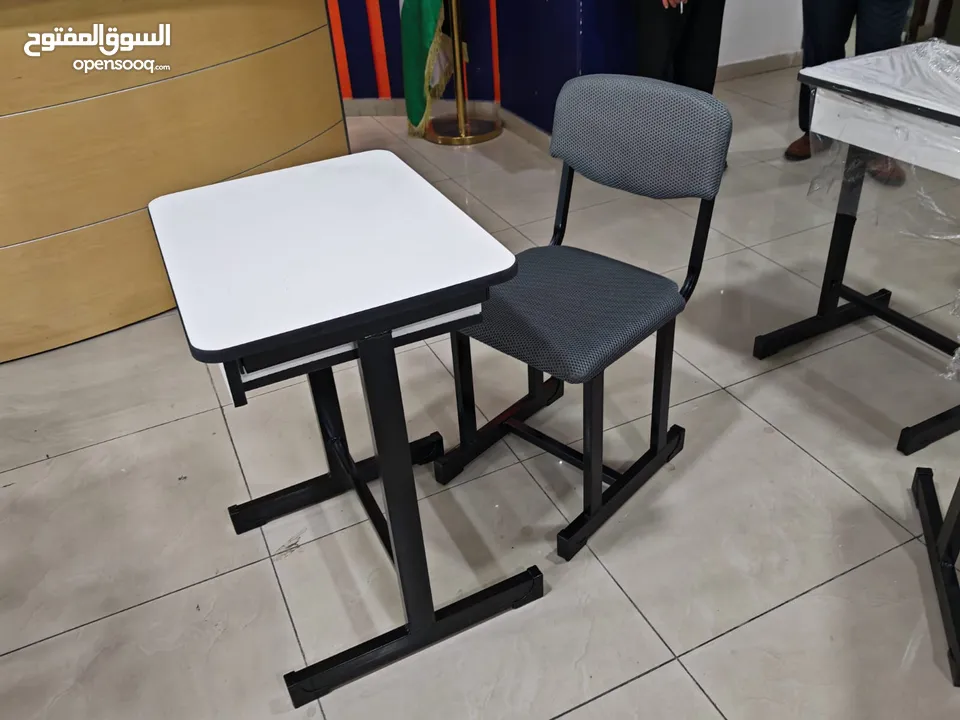 تفصيل كراسي محاضرات مع ركاية ودروج مدرسية. طاولات تركية