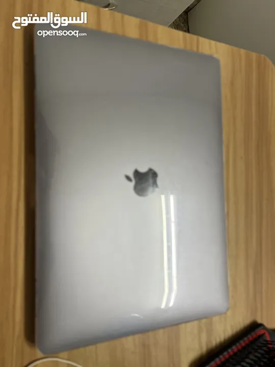 Macbook M1 256 g 8 ram