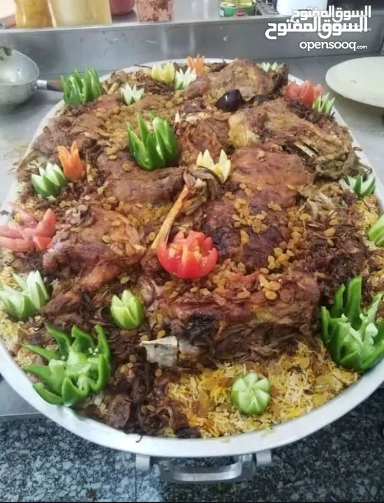 I am a Yemeni cook with long experience in cooking, resident, I have a driver's license