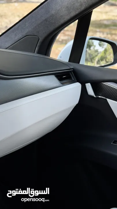 Tesla performance 2019  Sport 700 hp  0-100 km in 2 seconds  For sell 36500 قابل للتفاوض