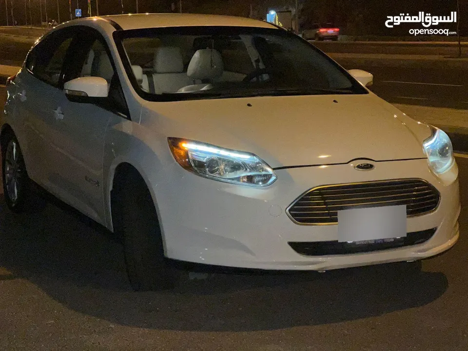 فورد فوكس كهرباء 2015 نظيفة جداً للبيع بسعر ممتاز