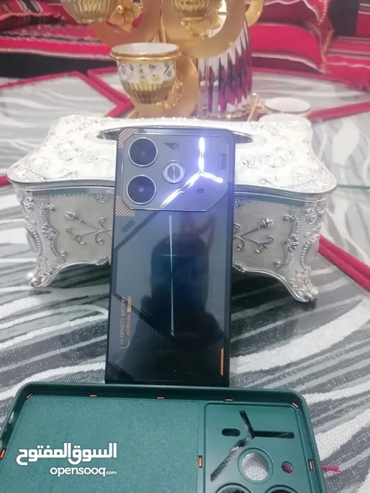 TECNO POVA 6 للبيع استعمال 1 شهر مع كامل اغراضو جديد يدعم ببجي 60فريم 256جيجا 24 رام