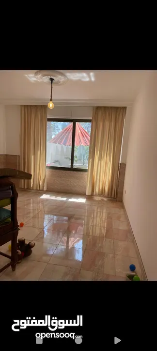 شقه فارغه للايجار - 2 غرف نوم + طابق ارضي  250 شهري