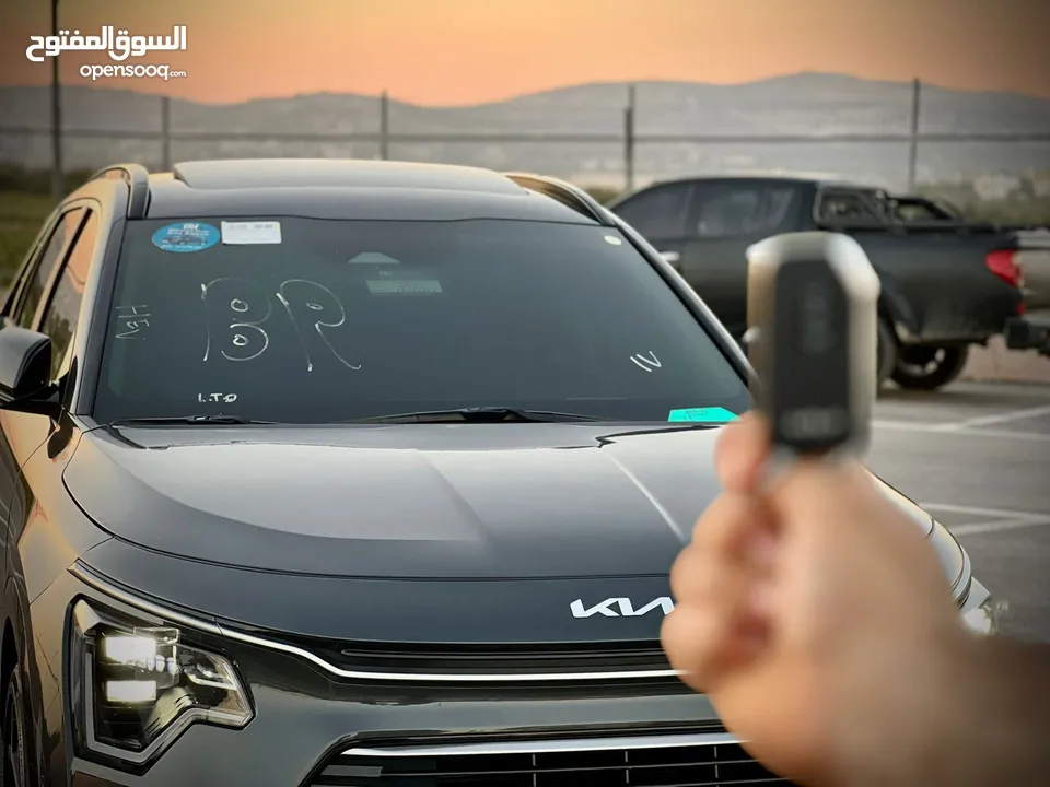 كايا نيرو  هايبرد (بنزين+كهرباء ) فل الفل فتحة سقف  /2022 عداد قليل 18000Km