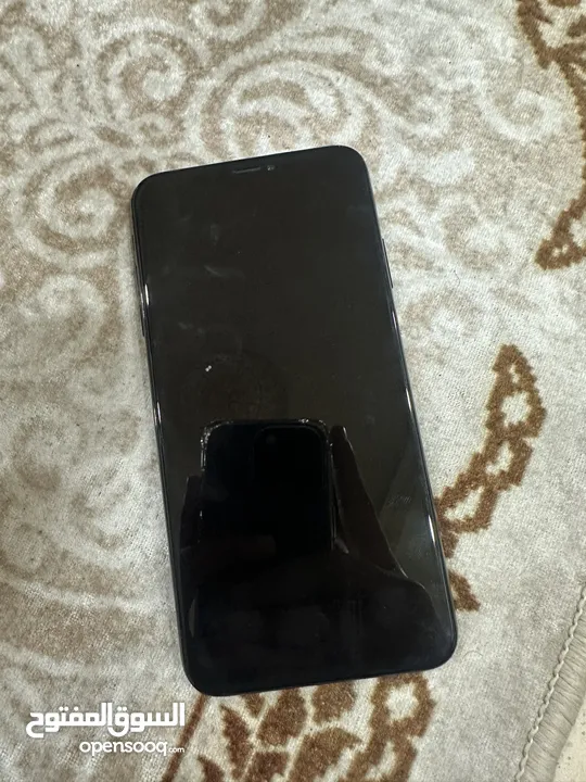 ايفون xs max ذاكرة 256 جيجا لون اسود بسعرر مميز
