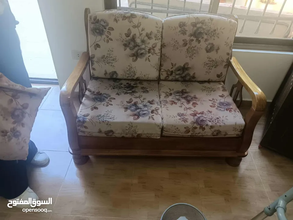 طقم موريس سبع مقاعد خشب زان مع طاولة وسط خشب زان مع سجلونة حديد