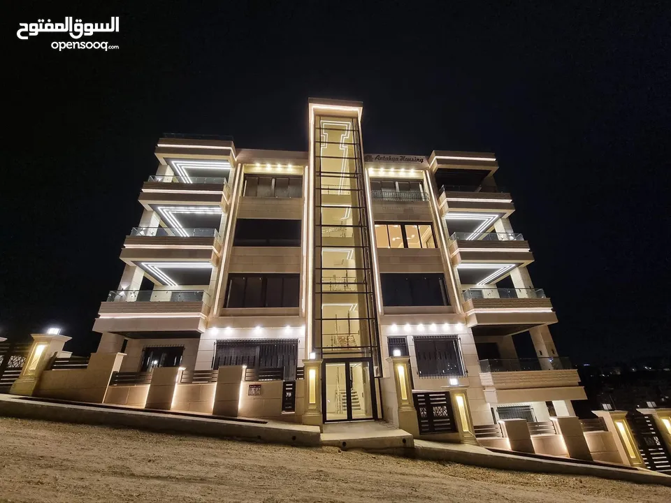 بالاقساط بتشطيب فندقي 220 متر باطلاله مميزة في ديرغبار النوابلسة مطلة على عبدون و طريق المطار