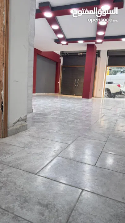 للبيع – مخازن بموقع تجاري مميز