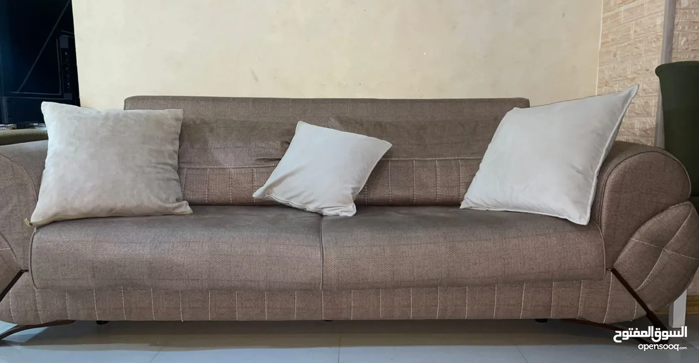 قطعة واحدة... وظيفتين، كنباي تتحول لسرير