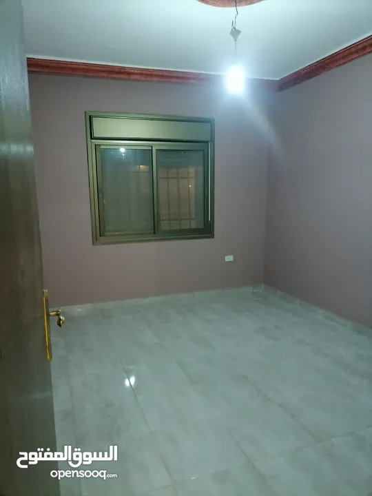 شقه للبيع ابونصير مطله على شارع الاردن