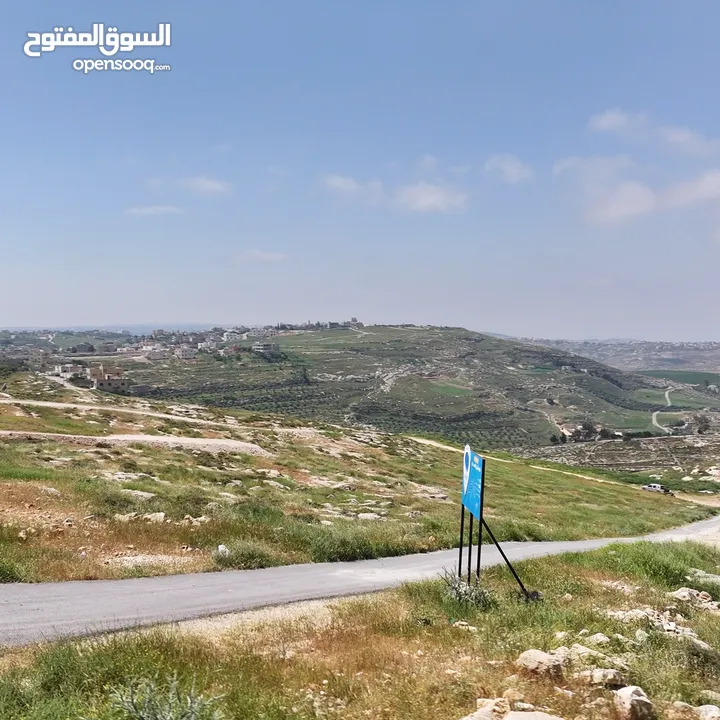 ارض سكنية استثمارية للبيع من المالك مباشرة 700 م تنظيم سكن ب _ ناعور _ حسبان _ شارع مادبا الغربي