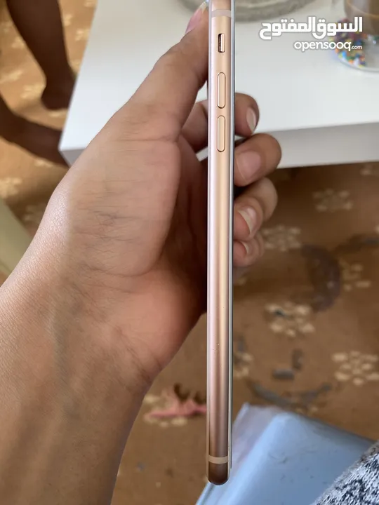 ايفون 8 بلس للبيع التلفون ولا خدش