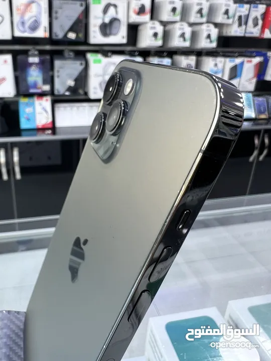 iPhone 12 Pro Max 128 GB  ايفون 12 برو ماكس مستعمل ممتاز مش مفتوح او مصلح او مغير اي قطع و على الفحص
