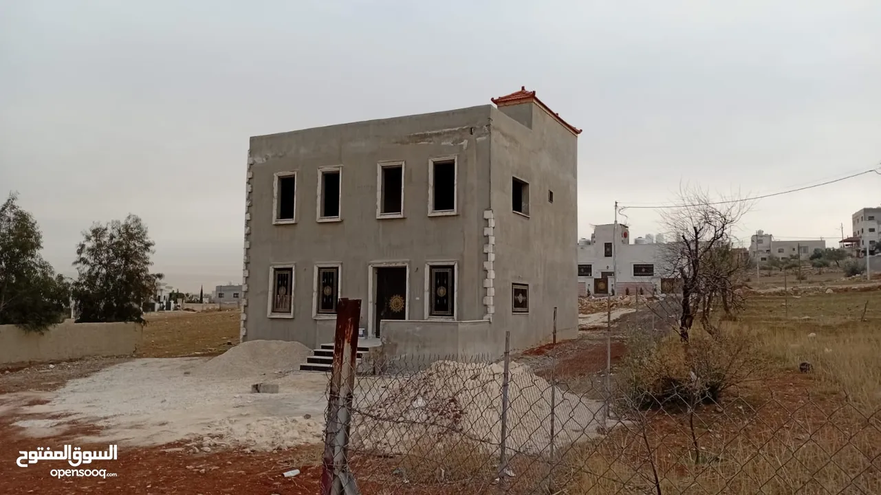 بيت طابقين نظام دوبلكس للبيع منطقة العبدليه