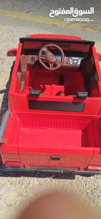 سيارات شحن اطفال   مع ريموت تحكم  استعمال خفيف بحال الوكاله للبيع بسعر مغري لغاية 120 دينار