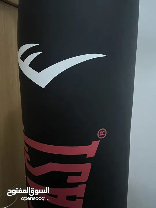 كيس ملاكمة إيفرلاست // EVERLAST BOXING  BAG (قابل للتفاوض)