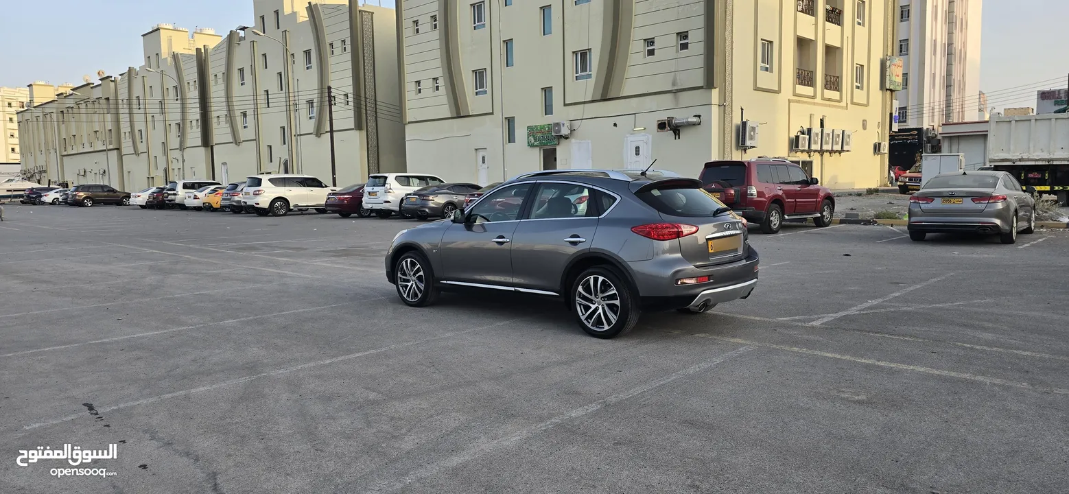 إنفينيتي QX50 خليجي أعلى مواصفات المالك الاول بدون حوادث ولاصبغ نهائيا شبه جديدة سيرفس الوكاله