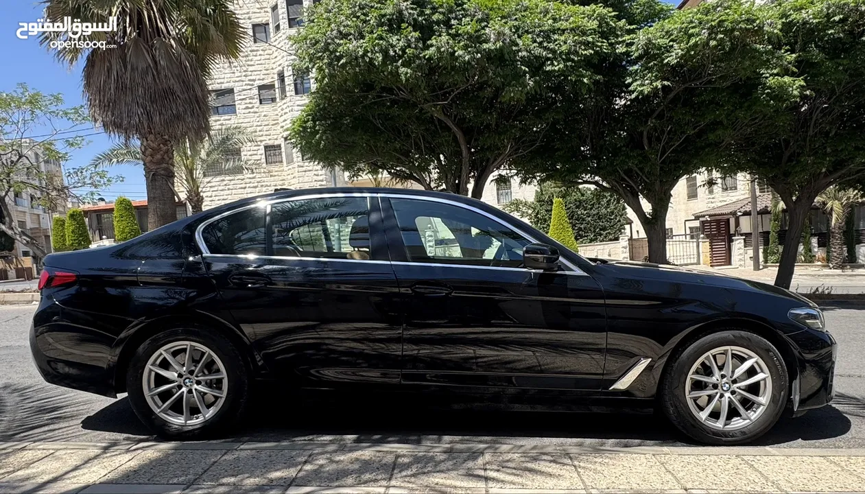Bmw 520i 2022 للبيع ممشى (6) آلاف كيلو فقط