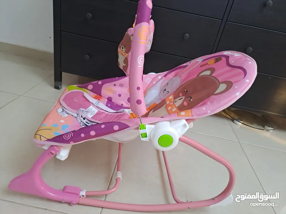 سرير بيبي هزاز جديد عالبطارية