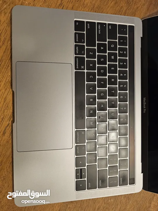 MacBook Pro A1706 ( Laptop Computer  PC )