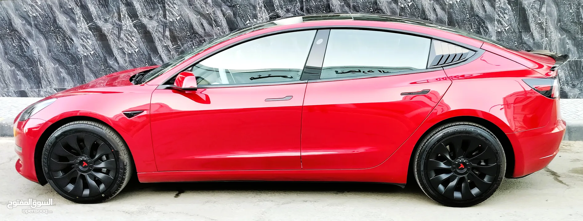 تيسلا 2023 model 3 فحص كامل 4 جــيــد ممشى قليل 18 الف بحالة الوكالة لون مميز بسعر لقطة ومحروووق