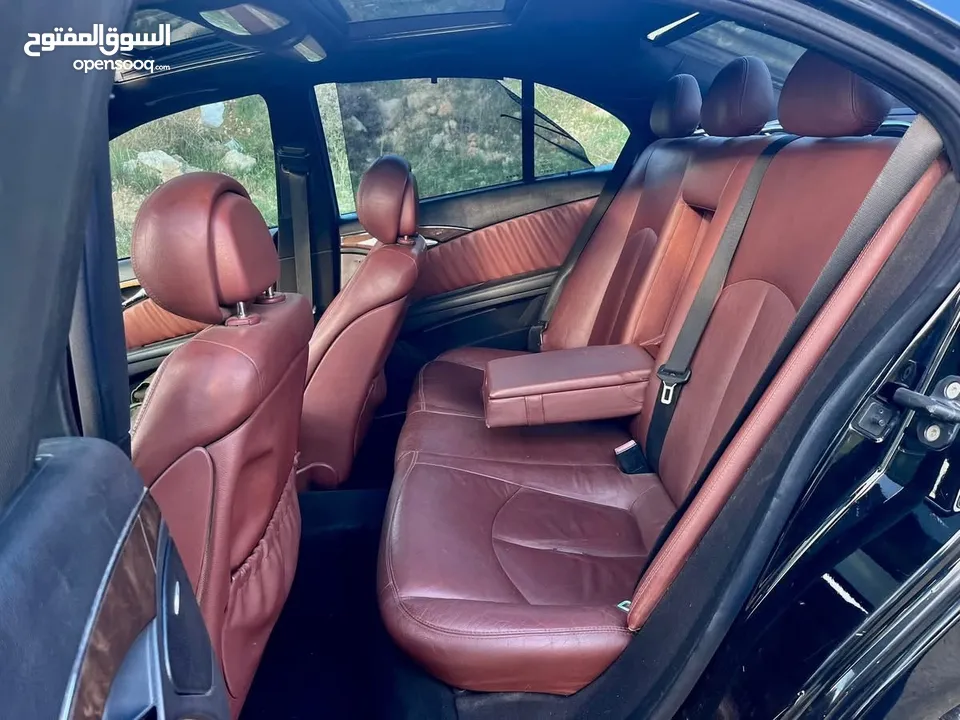 MERCEDES BENZ E200