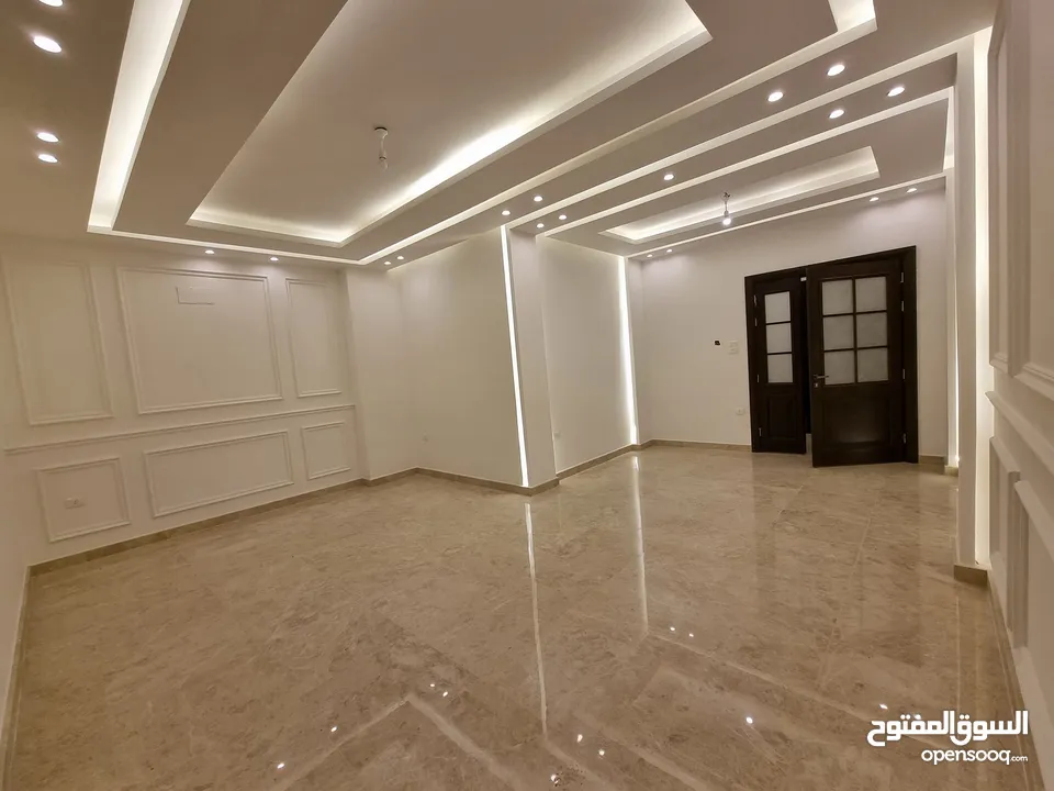 بالاقساط شقق فاخرة 220م في دير غبار – إطلالة – تدفئة تحت البلاط – تشطيب فيلل
