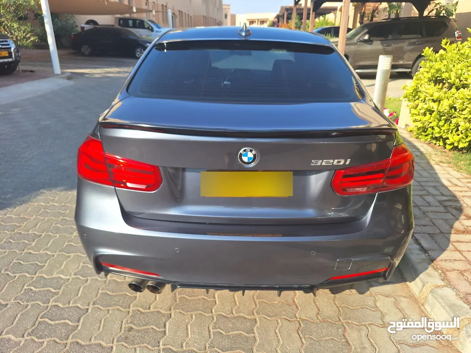 BMW 320i for urgent sale