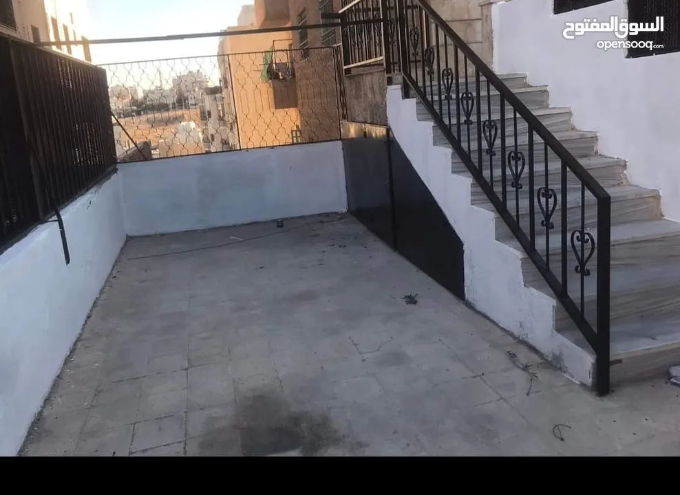 شقة أرضية للبيع في طبربور خلف صالة ليالي الشرق