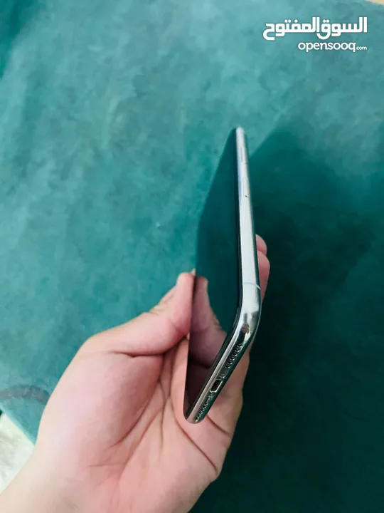 ايفون X للبيع بحالة ممتازة