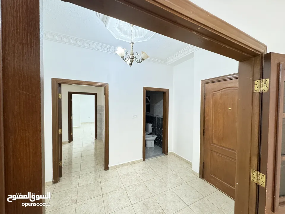 منزل طابق ارضي للبيع يوجد مدخلين للمنزل  في ضاحية الياسمين السعر 57400الف
