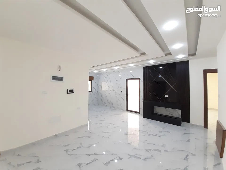 شقة طابق اول للبيع ضمن مشروع جديد في اجمل مناطق الجبيهة المنصور مساحة 150 متر مطله السعر ؟؟؟؟؟؟