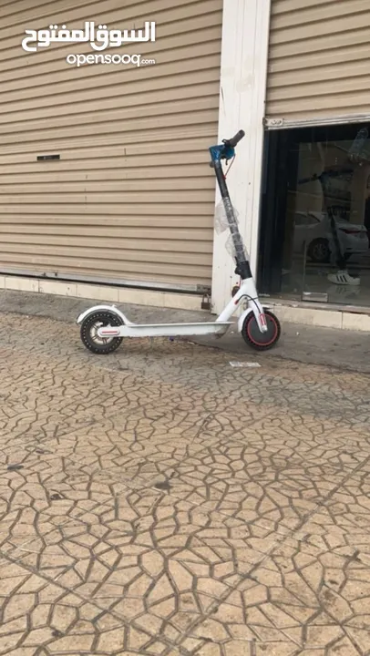 Elictric scooter new good 45 speed white