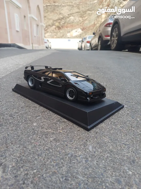 CAR MODEL 1/18 SCALE موديل السيارة 1/18