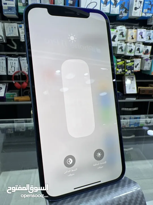 iPhone 12 (256 GB) ايفون مستعمل  مغيرله شاشة و شصي مع البطارية و الكاميرا  كله اصلي مغير  كفالة محل