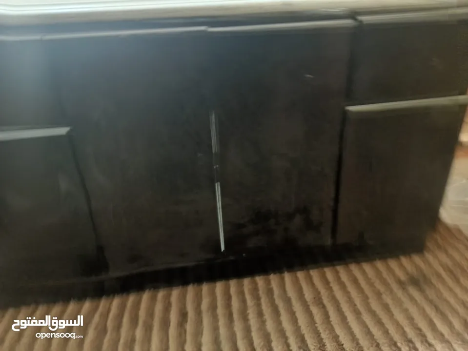 مطبخ صغير يصلح لروف من اجود انواع الخشب خشب لاتيه ثقيل مع قاعدة مع رخام 2 متر في 60