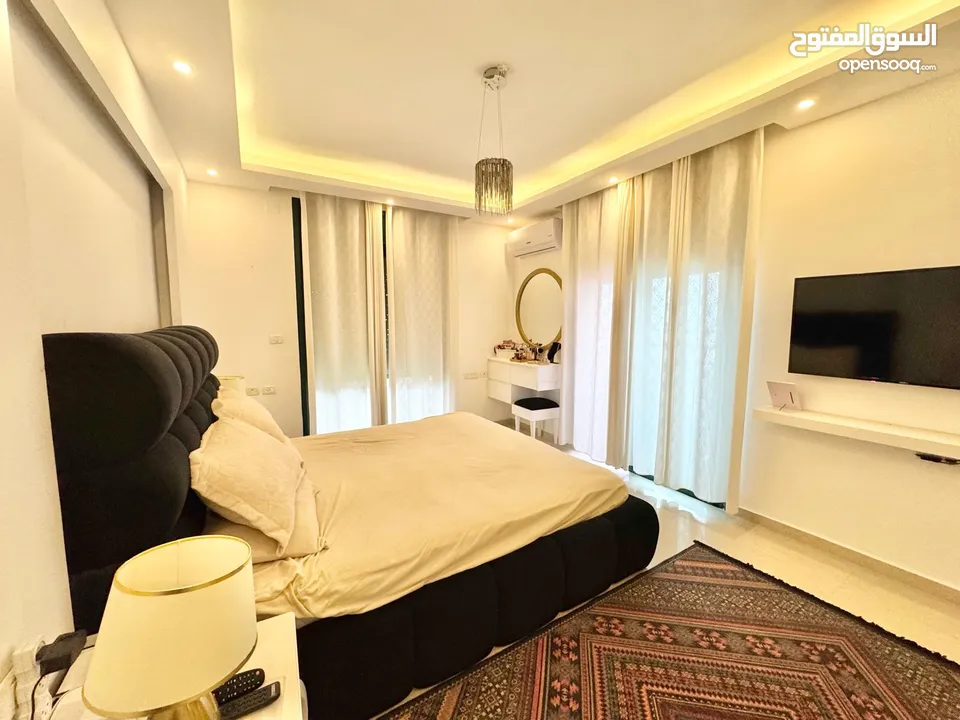 روف مفروش حديثا مساحة 400 م طابق 6 تشطيب سوبر ديلوكس حديثا للبيع الطيرة دوار نبيل عمرو دون وسطاء