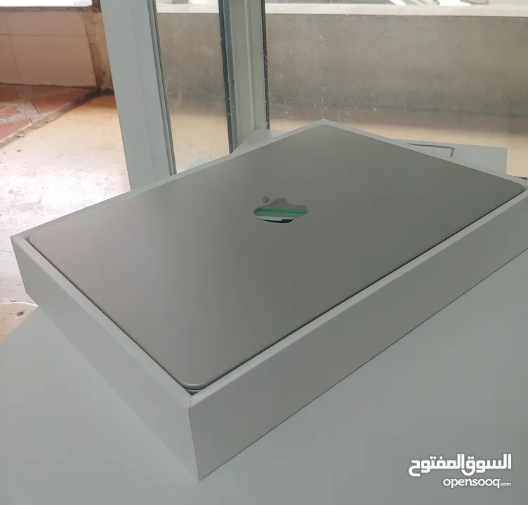 MacBook Air 2022 M2 16GB Ram 256GB SSD لابتوب ابل