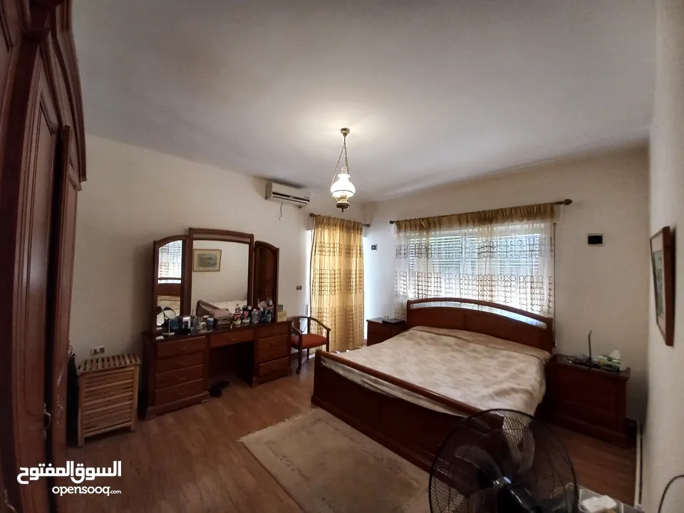 شقة غير مفروشة للإيجار 400م2 ( Property 16683 )-175107241
