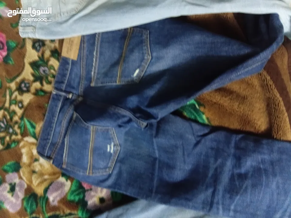 * شروة ألبسة جديدة مميزة بسعر مغري جدا _براندات/جينزات عدد 5 جديدة . اقرا الوصف