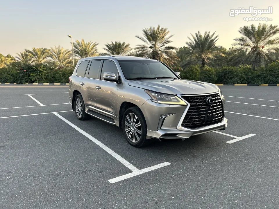 LEXUS LX 570 -GCC - 2017 - free Accident