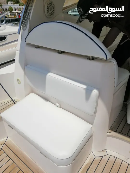 Boat Upholstery Work أعمال تنجيد القوارب