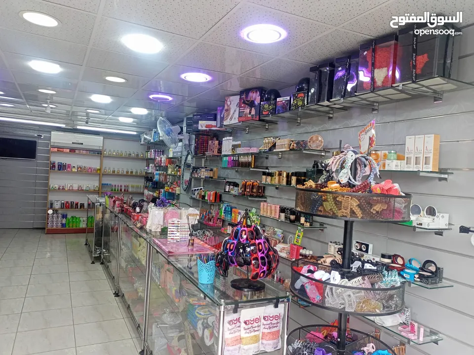 ديكور محل اكسسورات للبيع