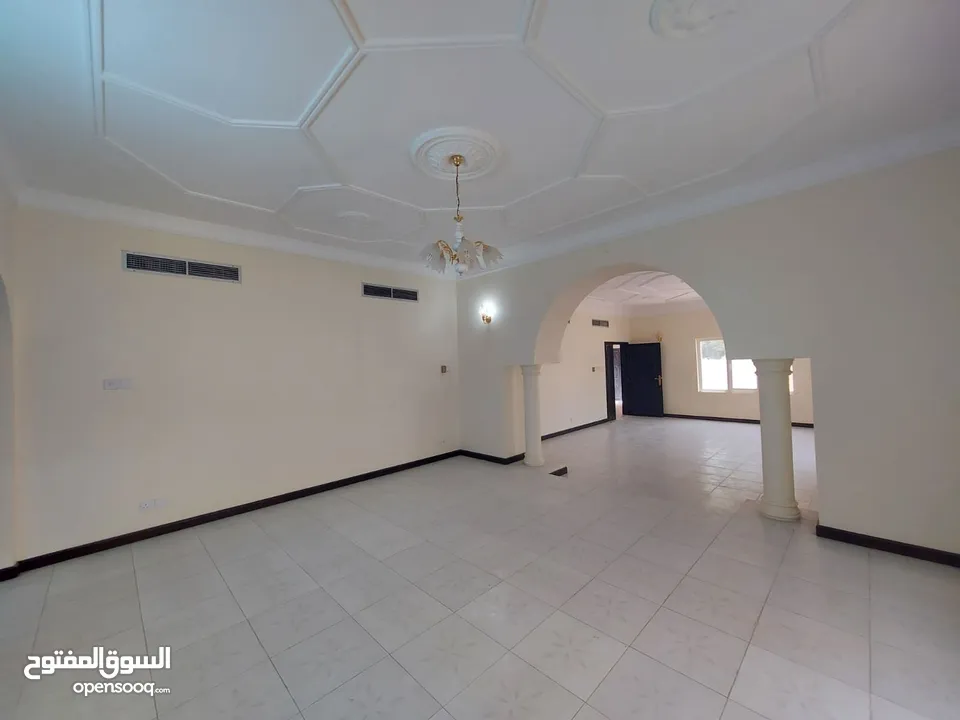 10 Bedrooms Villa for Rent in Shatti Al Qurum REF:817R